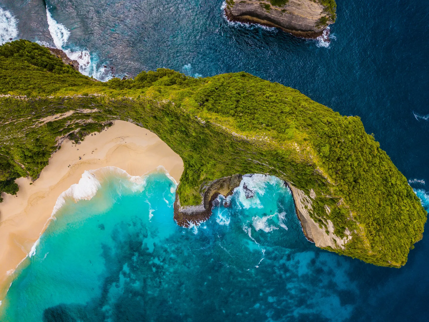 Kelingking Beach cliffs and turquoise water on Nusa Penida
